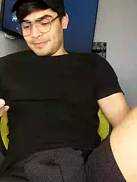 Snapshot of Mason_grey chatting on October 21, 11:11 am Mason grey online show from October 21, 11:11 am