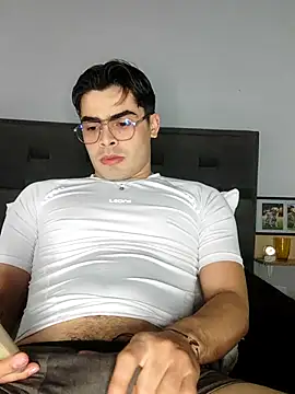 Snapshot of Mason_grey chatting on November 9, 10:19 pm Mason grey online show from November 9, 10:19 pm