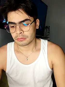 Snapshot of Mason_grey chatting on November 17, 11:05 am Mason grey online show from November 17, 11:05 am