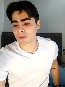 Snapshot of Mason_grey chatting on November 18, 4:00 pm Mason grey online show from November 18, 4:00 pm