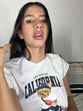 Snapshot of Julieta_Duque chatting on July 24, 3:48 am Julieta Duque online show from July 24, 3:48 am