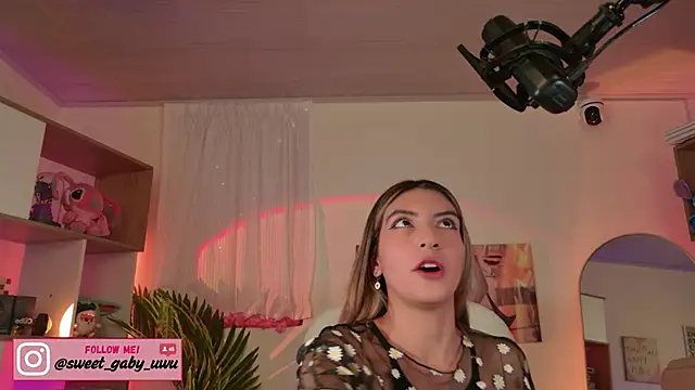 Snapshot of gaby_uwu_ chatting on November 20, 10:53 pm gaby uwu online show from November 20, 10:53 pm