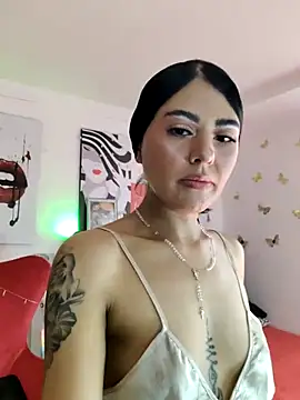 ValeNiitaLuv online show from April 19, 5:23 pm