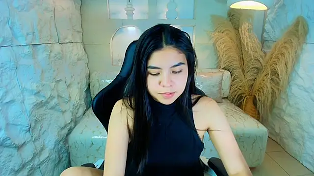 Snapshot of ambarina_r chatting on November 25, 3:17 am ambarina r online show from November 25, 3:17 am