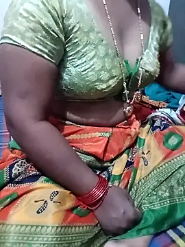 Snapshot of TeluguCuplehyd chatting on November 19, 4:56 am TeluguCuplehyd online show from November 19, 4:56 am