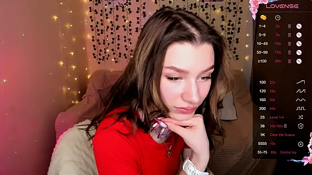 LinaBlossom  online show from November 20, 8:25 am