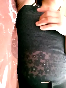 Norah-h online show from April 13, 3:17 pm