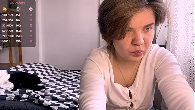 SabrinaFolts online show from October 12, 9:08 am