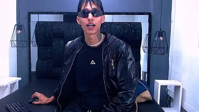 Daniel delux  online show from October 28, 12:19 pm