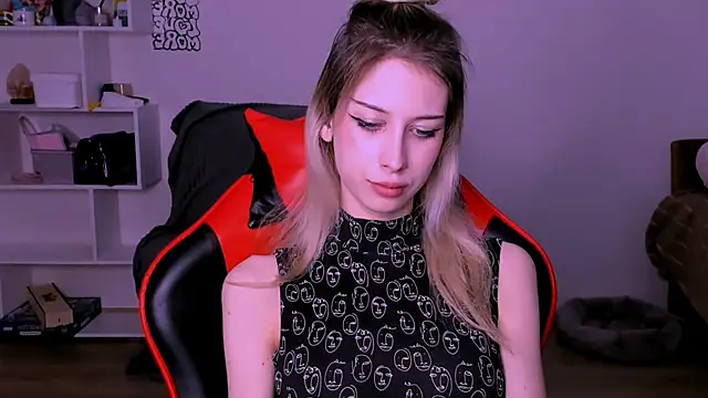 Snapshot of Lori_lolii chatting on October 11, 7:45 pm Lori lolii online show from October 11, 7:45 pm