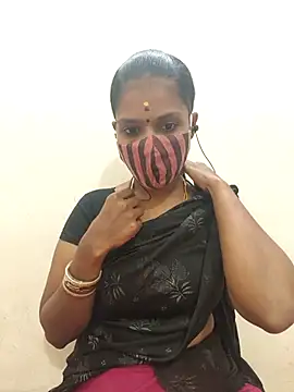 Snapshot of Tamil_Yalini12 chatting on October 6, 4:54 am Tamil Yalini12 online show from October 6, 4:54 am