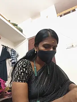 Snapshot of Tamil_Yalini12 chatting on June 10, 1:50 am Tamil Yalini12 online show from June 10, 1:50 am