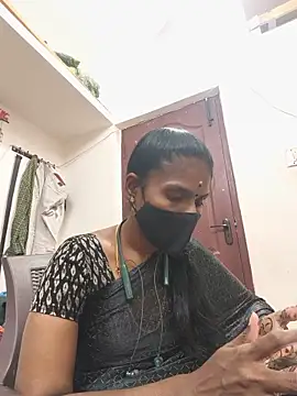 Snapshot of Tamil_Yalini12 chatting on June 10, 3:33 pm Tamil Yalini12 online show from June 10, 3:33 pm