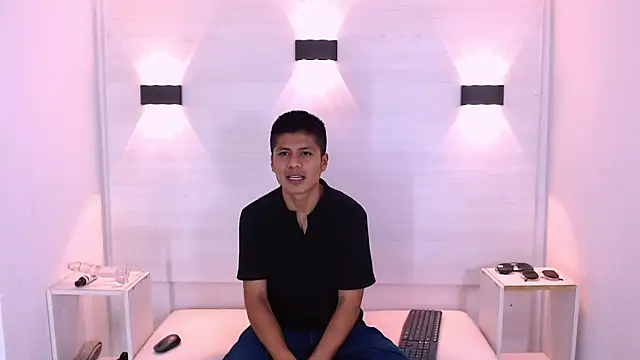 Snapshot of marcus_hans_ chatting on October 18, 12:28 pm marcus hans online show from October 18, 12:28 pm
