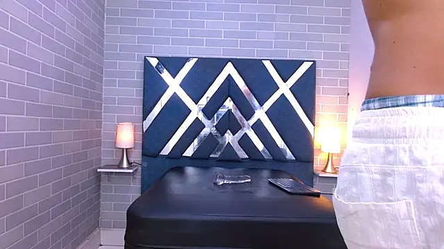 marcus hans  online show from November 17, 6:35 pm