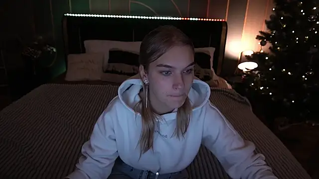 AlinaLiii online show from December 19, 7:15 am