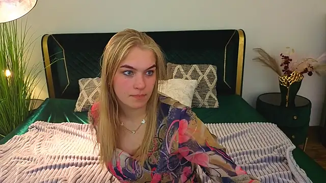 AlinaLiii online show from April 15, 12:56 pm