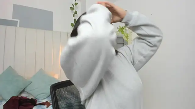 mayukim online show from November 17, 11:05 am