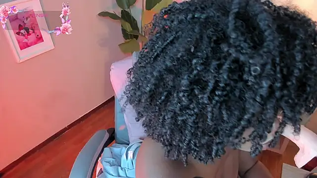 kehlannis  online show from February 26, 8:08 pm