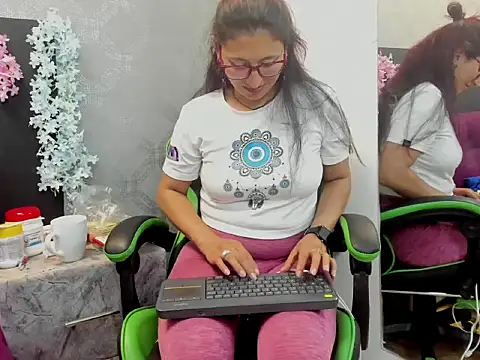 Snapshot of VictoriaSpenser chatting on September 23, 8:45 pm VictoriaSpenser online show from September 23, 8:45 pm