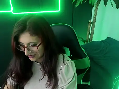 Snapshot of VictoriaSpenser chatting on October 14, 6:31 pm VictoriaSpenser online show from October 14, 6:31 pm