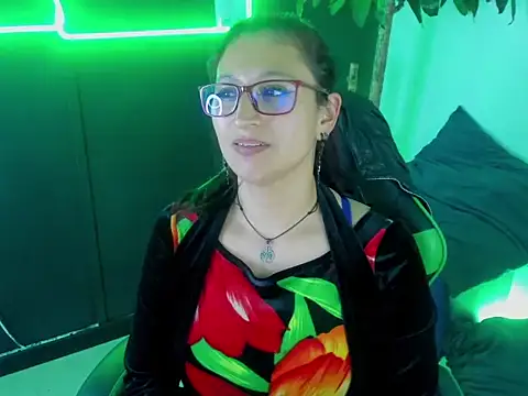 VictoriaSpenser online show from November 2, 2:03 am