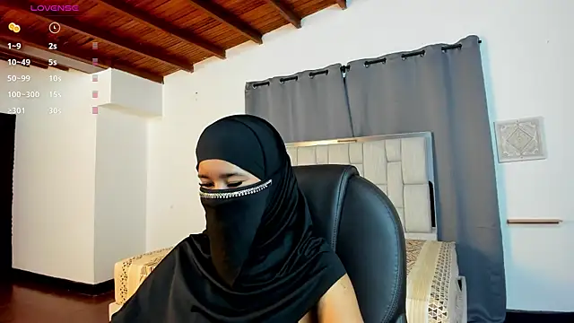 kalila latif online show from October 27, 2:37 am