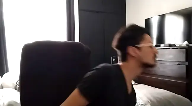 Snapshot of JustBrunox chatting on March 17, 9:02 pm JustBrunox online show from March 17, 9:02 pm