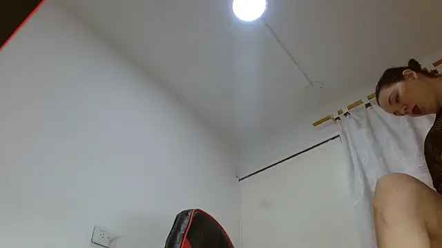 Snapshot of Alice_pussyhairy chatting on November 30, 7:56 am Alice pussyhairy online show from November 30, 7:56 am