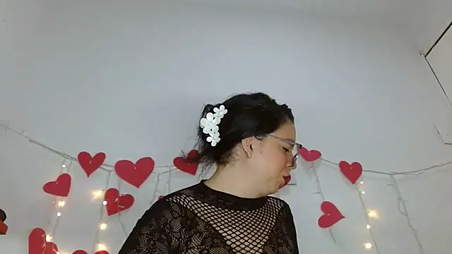 Snapshot of Alice_pussyhairy chatting on February 16, 7:59 am Alice pussyhairy online show from February 16, 7:59 am