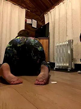 Snapshot of Reine_du_Vice84 chatting on December 22, 3:58 am Reine du Vice84 online show from December 22, 3:58 am