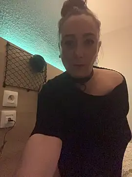 Reine du Vice84 online show from February 17, 7:42 pm