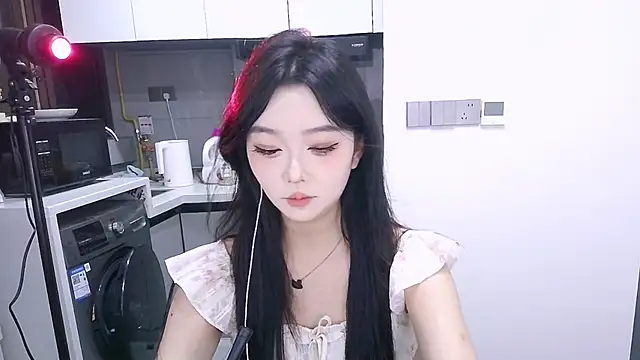 Snapshot of Miao-Maimiao chatting on October 3, 4:37 pm Miao-Maimiao online show from October 3, 4:37 pm