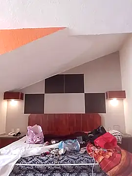 transreyna online show from February 1, 7:44 pm