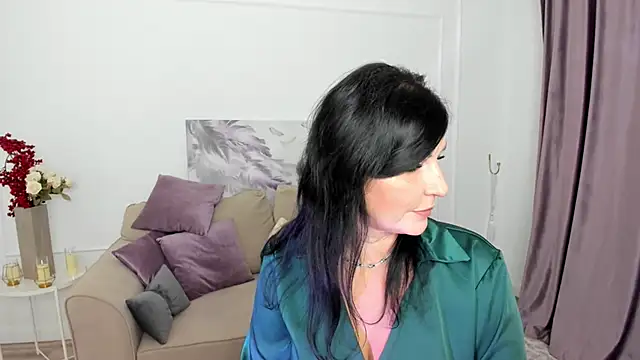 Moon Veloure1 online show from November 21, 3:49 am