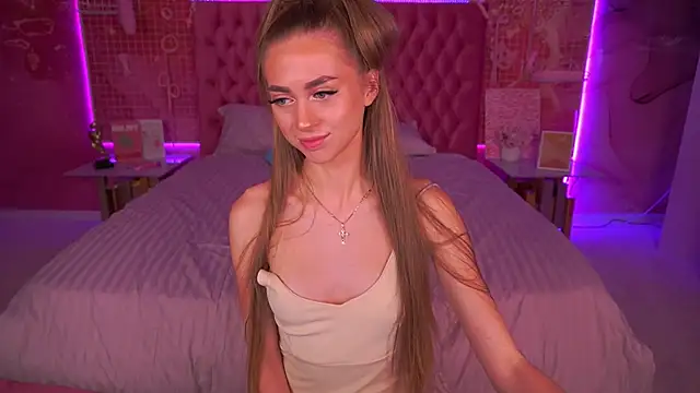 Snapshot of GoGoDream chatting on October 13, 5:51 am GoGoDream online show from October 13, 5:51 am