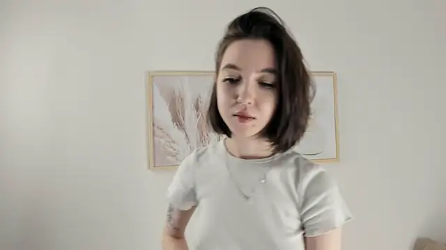 Snapshot of Veyaspace chatting on October 2, 1:07 pm Veyaspace online show from October 2, 1:07 pm