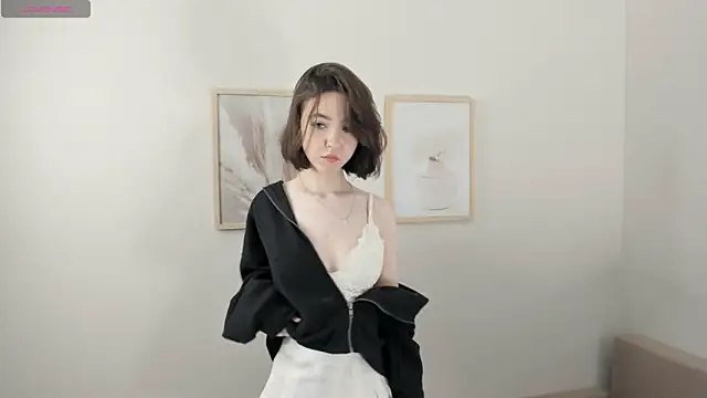 Snapshot of Veyaspace chatting on October 4, 1:20 pm Veyaspace online show from October 4, 1:20 pm