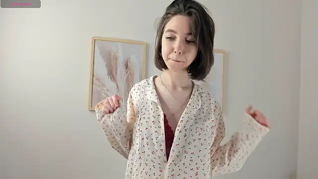 Snapshot of Veyaspace chatting on October 6, 1:19 pm Veyaspace online show from October 6, 1:19 pm