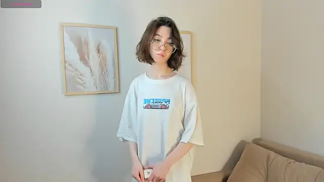 Snapshot of Veyaspace chatting on October 11, 1:20 pm Veyaspace online show from October 11, 1:20 pm