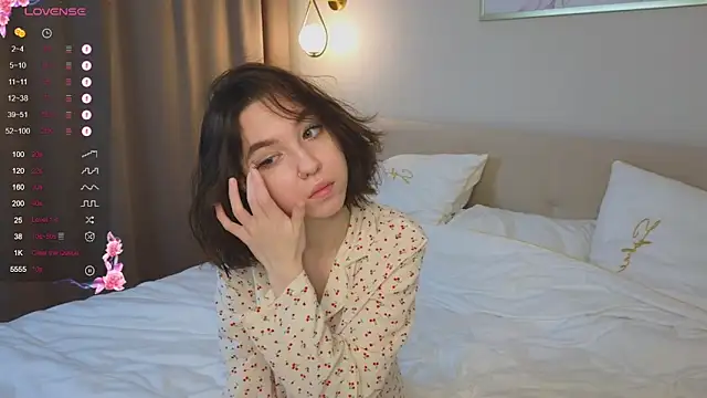 Snapshot of Veyaspace chatting on October 18, 1:23 pm Veyaspace online show from October 18, 1:23 pm