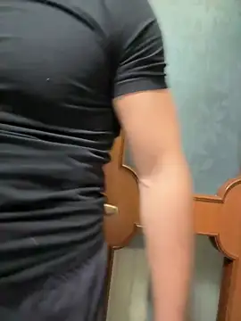 Snapshot of giovan2020 chatting on November 10, 11:37 pm giovan2020 online show from November 10, 11:37 pm