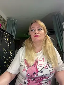 Snapshot of Sweet-blonde chatting on April 22, 9:16 pm Sweet-blonde online show from April 22, 9:16 pm