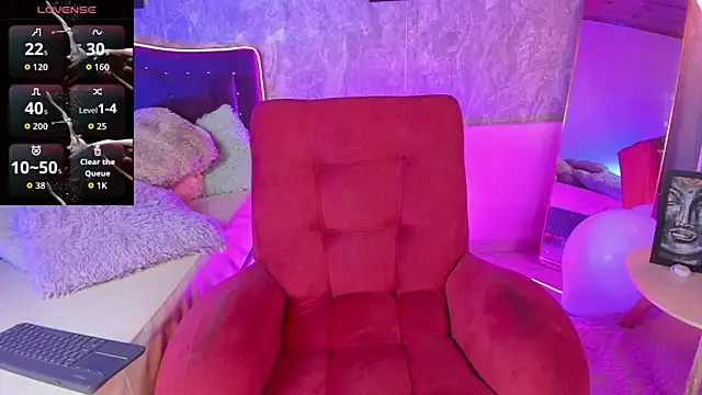 Lauren smiles online show from March 13, 7:09 pm