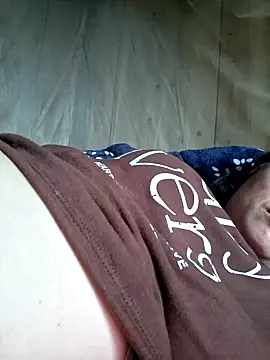 xuxulovezz online show from March 31, 5:19 am