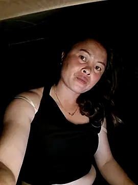 xuxulovezz online show from April 7, 1:00 pm