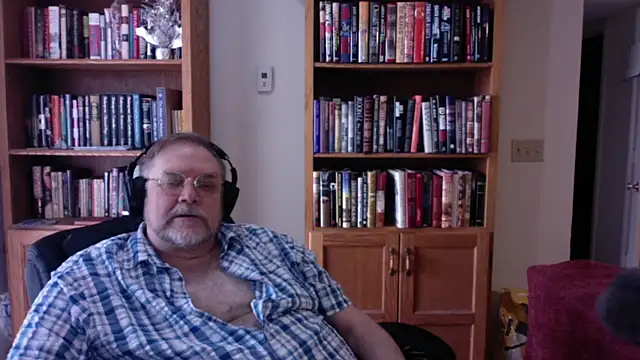 Vinyl22xh online show from March 6, 9:22 pm