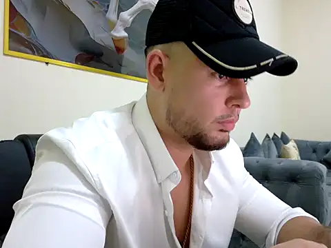 maximus888A online show from June 6, 8:46 pm