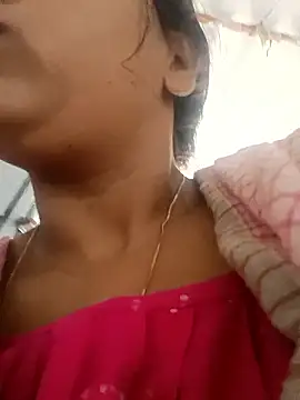 Snapshot of reya743 chatting on October 14, 2:23 am reya743 online show from October 14, 2:23 am