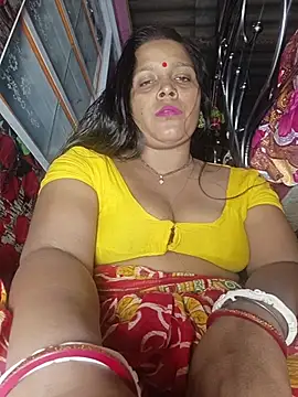 Snapshot of reya743 chatting on November 11, 4:40 pm reya743 online show from November 11, 4:40 pm